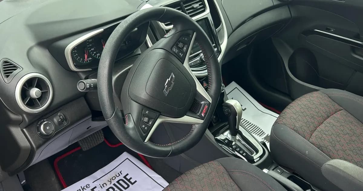 2018 Chevrolet Sonic photo 3