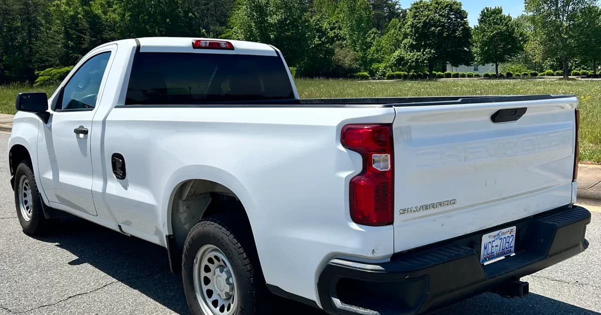 2021 Chevrolet Silverado 1500 photo 2